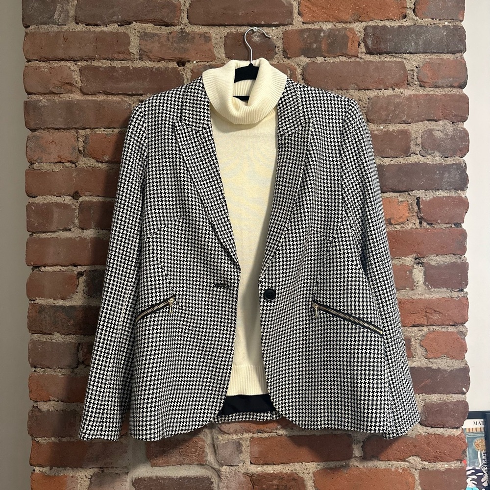 Tahari Black and White Houndstooth Blazer